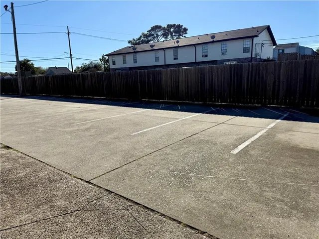 $935 | 2100 Pasadena Avenue, Unit 202, Metairie, LA 70001
