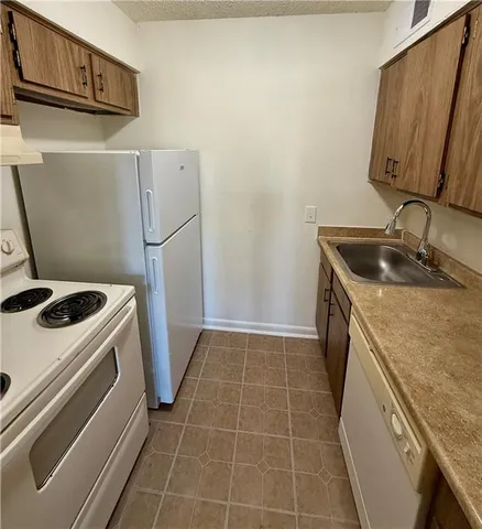 $935 | 2100 Pasadena Avenue, Unit 202, Metairie, LA 70001