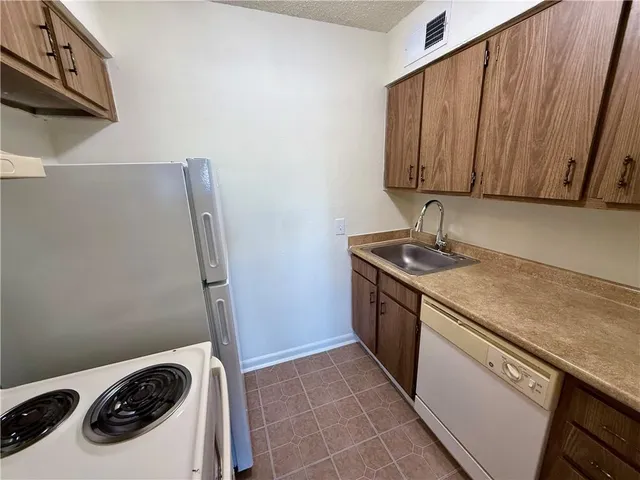 $935 | 2100 Pasadena Avenue, Unit 202, Metairie, LA 70001