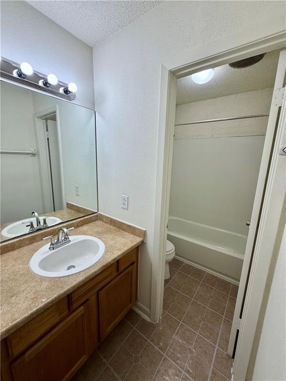 2100 Pasadena Avenue, Unit 202 Metairie, LA 70001 - Photo 8 of 12