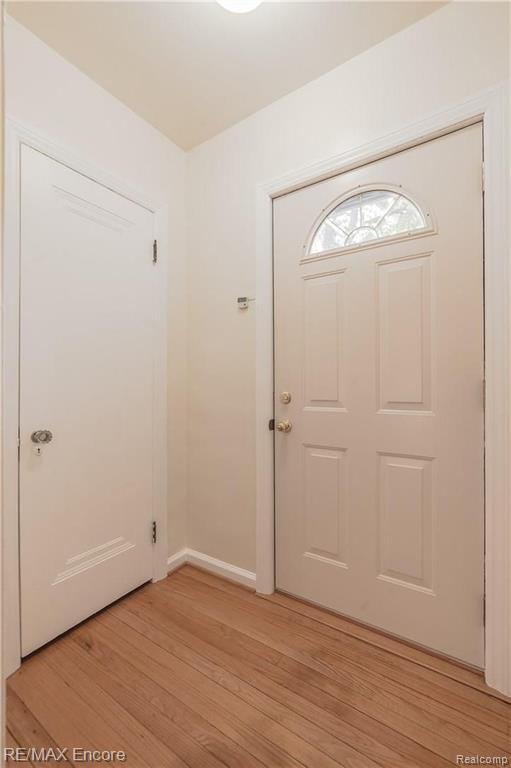 2865 Devondale Road Rochester Hills, MI 48309 - Photo 5 of 38