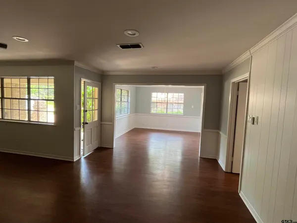 $496,000 | 113 East Heritage Drive, Tyler, TX 75703