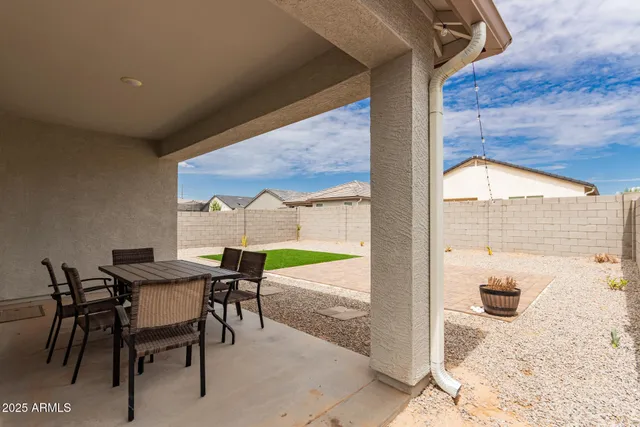 a view of outdoor space yard and porch