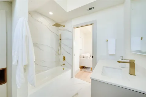 $3,150 | 512 North Lancaster Avenue, Unit 6, Dallas, TX 75203