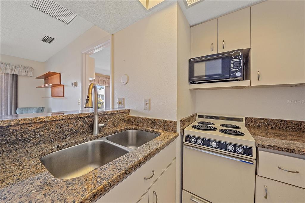 902 Gibbs Road, Unit 282 Venice, FL 34285 - Photo 14 of 24 Gallery Image 14