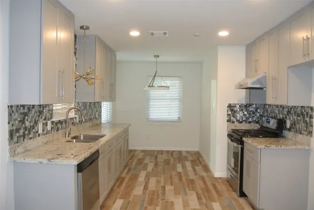 $2,650 | 7911 Greenbush Street, Houston, TX 77025