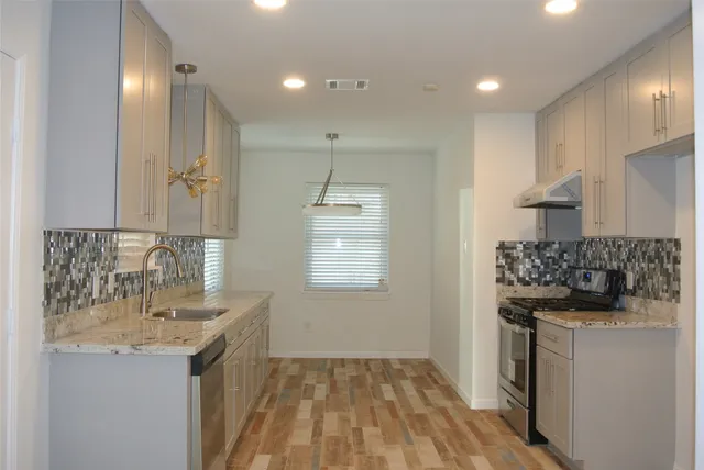 $2,650 | 7911 Greenbush Street, Houston, TX 77025