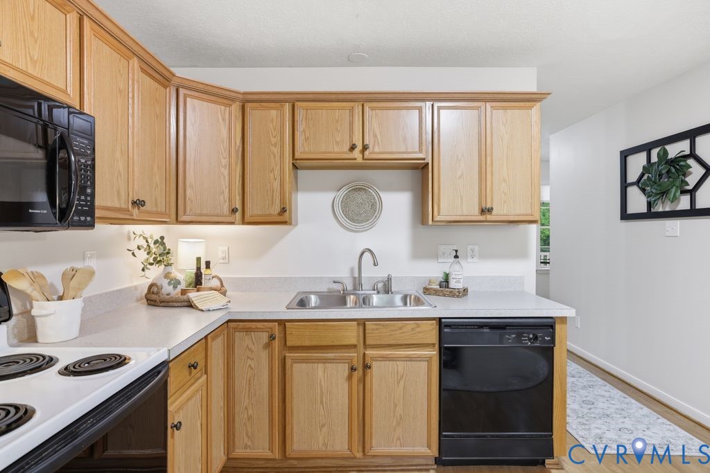 11641 Oak Road Chester, VA 23831 - Photo 12 of 38 Gallery Image 12