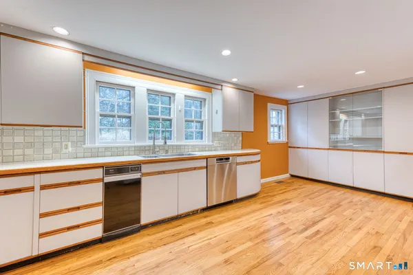 $799,000 | 344 North Steele Road, West Hartford, CT 06117