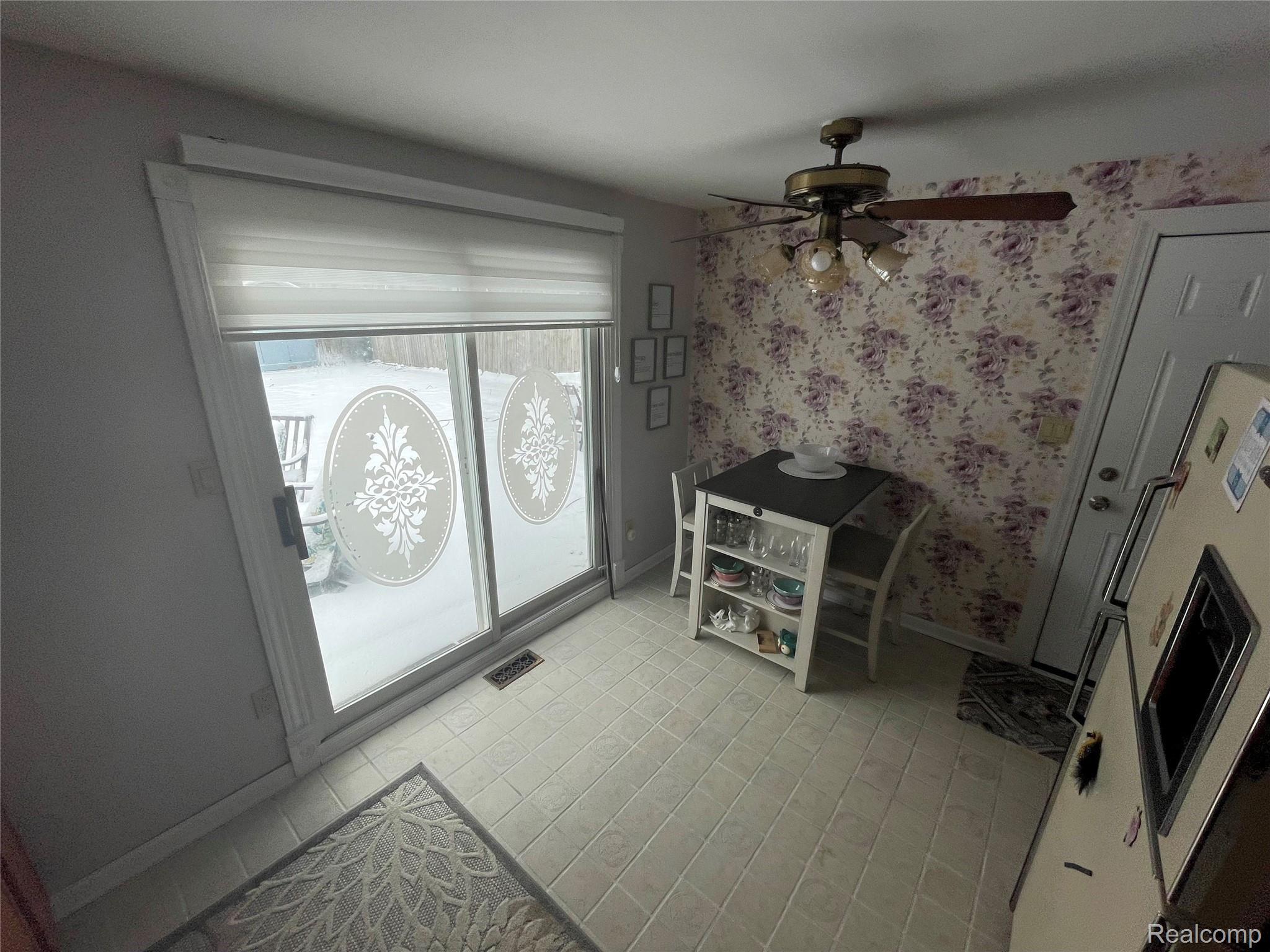 15344 Colbert Street Romulus, MI 48174 - Photo 44 of 48 IMG_0757.JPG