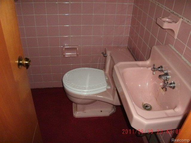 21141 Moross Road Grosse Pointe, MI 48236 - Photo 10 of 10 019
