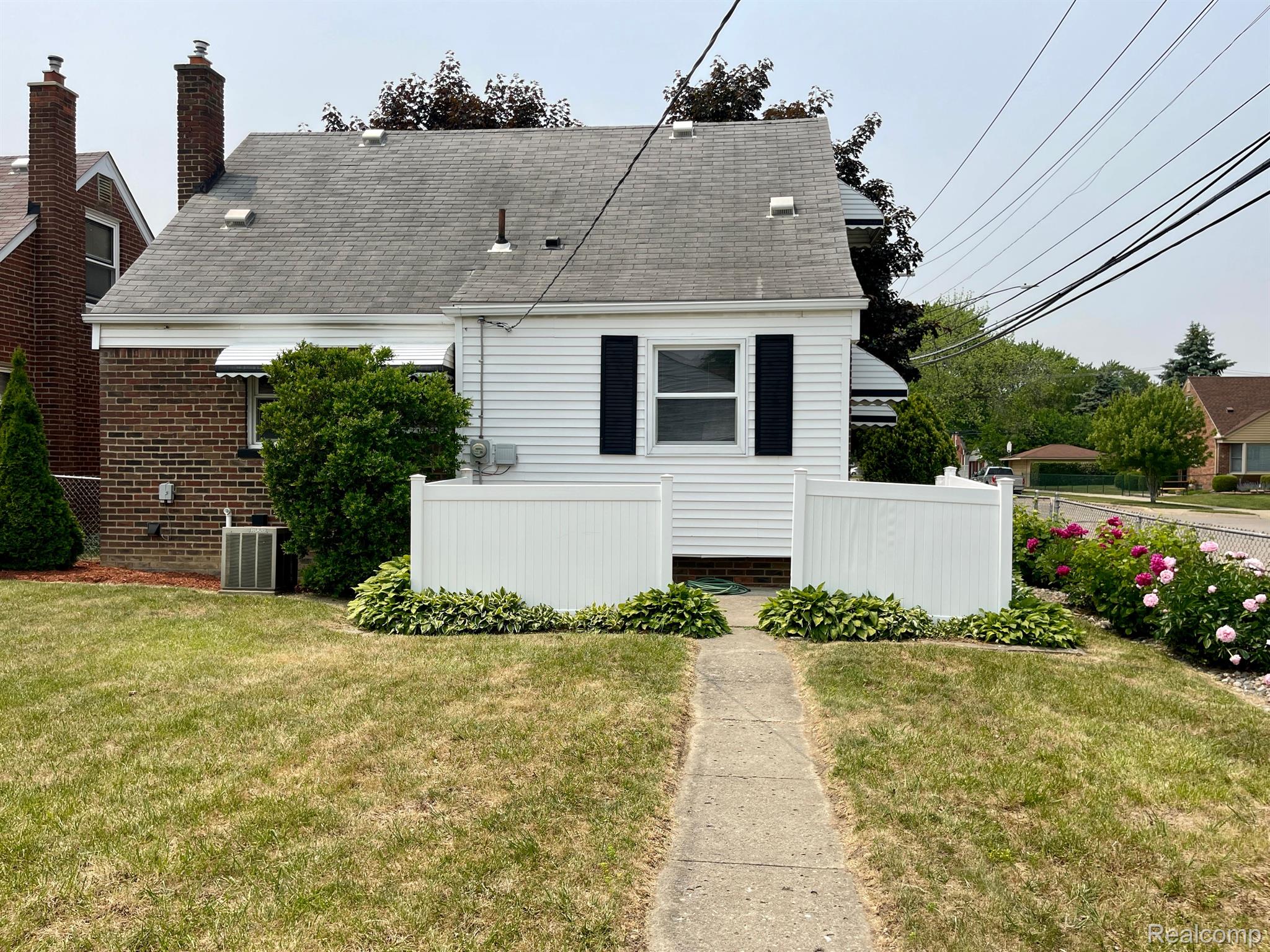 9805 Ruth Avenue Allen Park, MI 48101 - Photo 8 of 31 Gallery Image 8