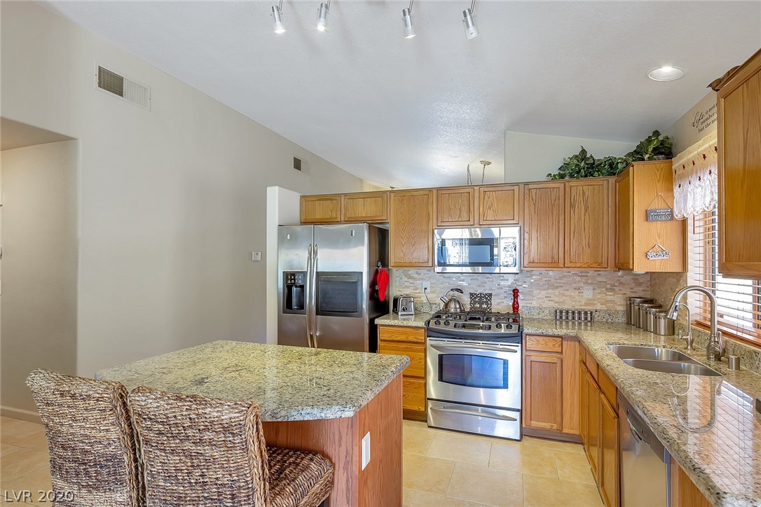 5128 Fall Meadows Avenue Las Vegas, NV 89130 - Photo 3 of 22