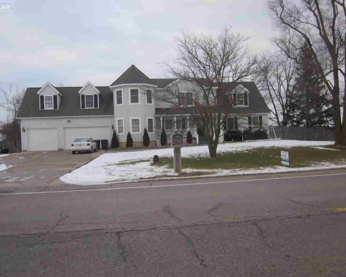 12122 West Mount Morris Road Flushing, MI 48433 - Photo 1 of 24 21257389.JPG