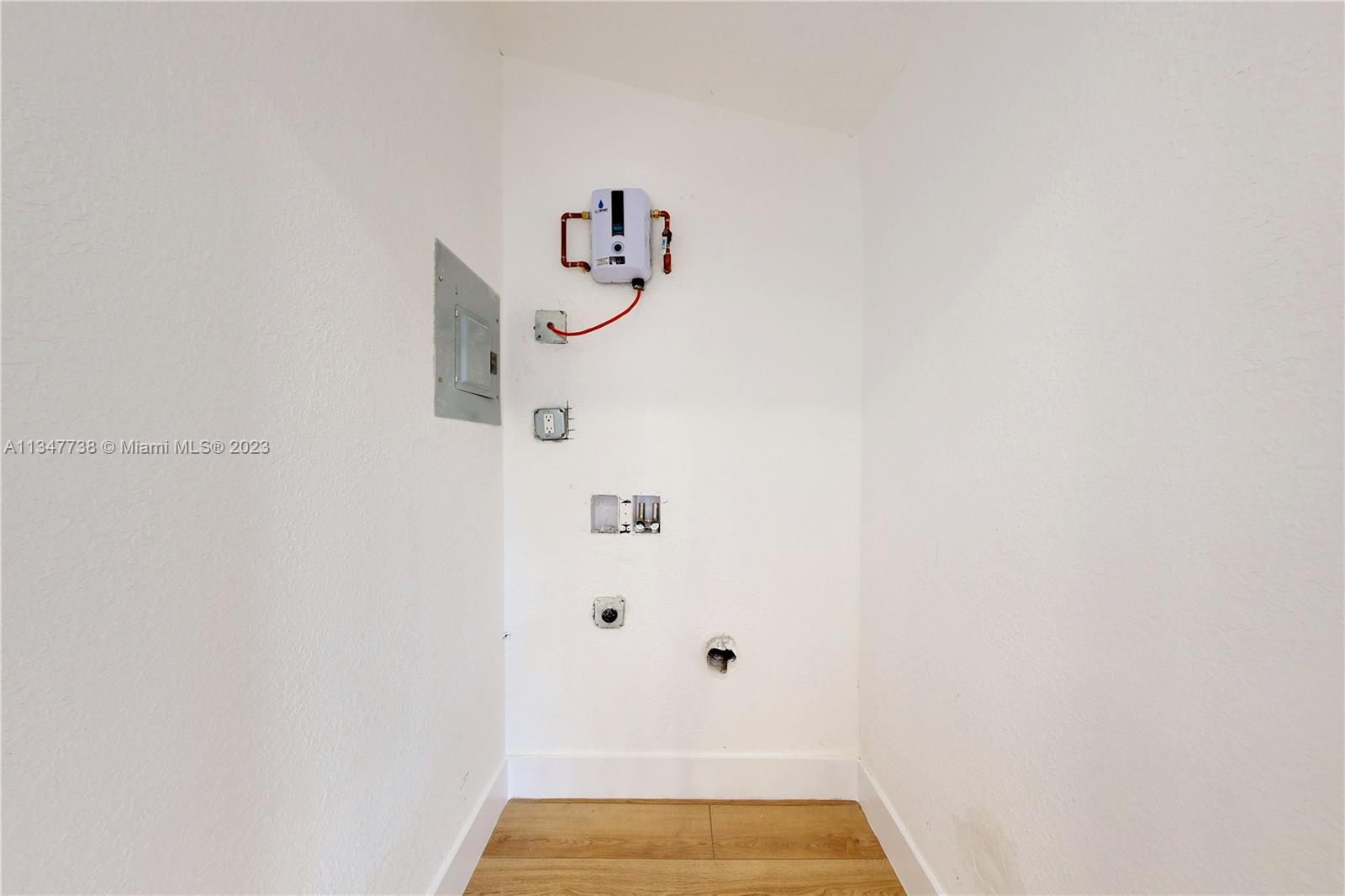 7950 Southwest 22nd Street Miami, FL 33155 - Photo 25 of 36 a view of small space