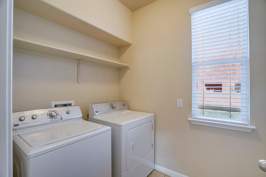 412 Cane River Road Pflugerville, TX 78660 - Photo 9 of 20 Gallery Image 9