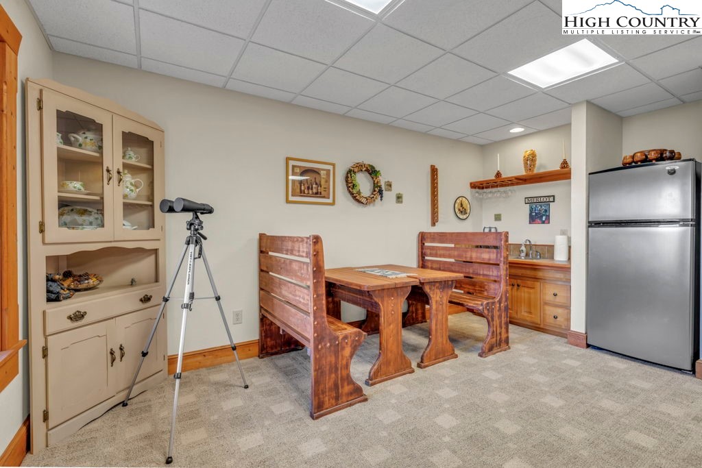 801 Wagon Ridge Road Ferguson, NC 28624 - Photo 38 of 44 a workspace with furniture