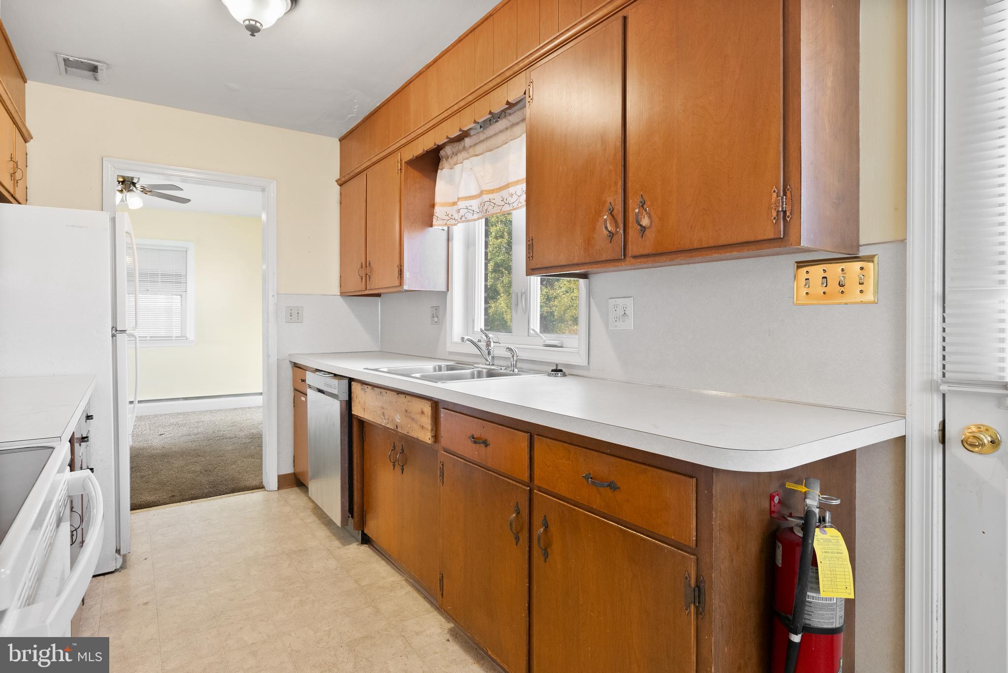 135 Ridge Road Spring City, PA 19475 - Photo 18 of 42 Kitchen