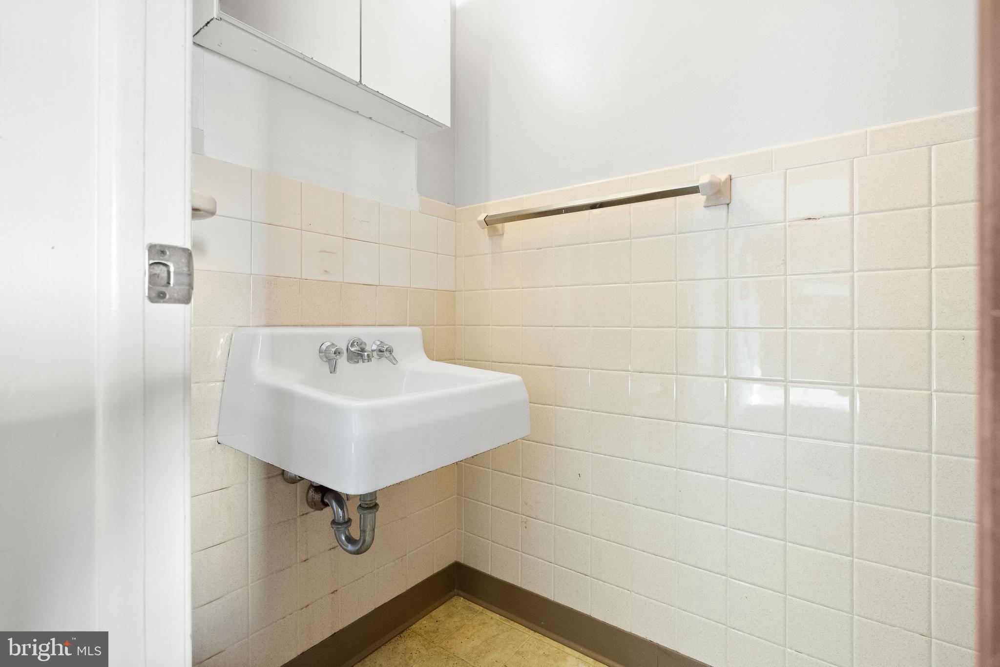 135 Ridge Road Spring City, PA 19475 - Photo 23 of 42 Powder room