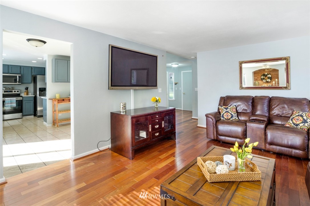 23806 125th Place Southeast Kent, WA 98031 - Photo 6 of 25