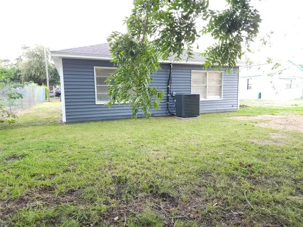 $1,600 | 6301 Anderson Street, Texas City, TX 77591