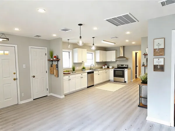 $1,600 | 6301 Anderson Street, Texas City, TX 77591