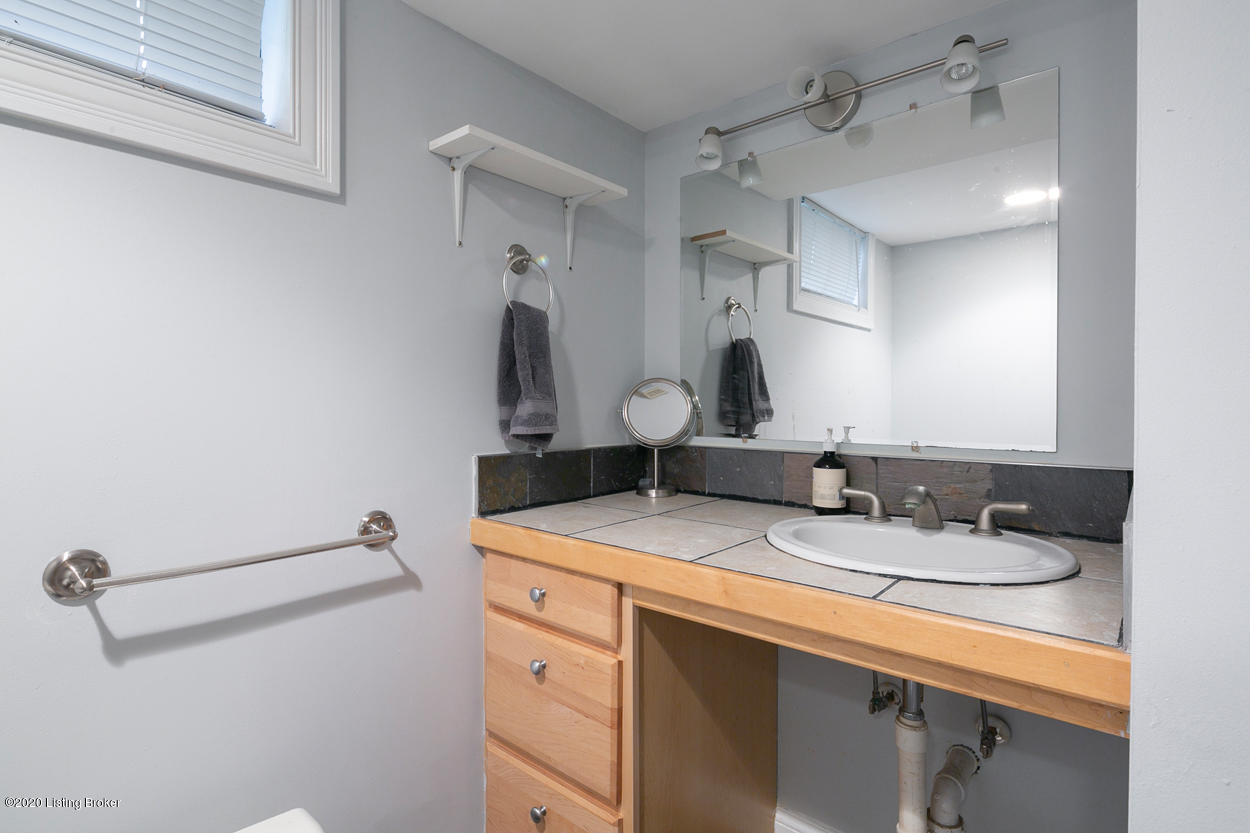 3013 Radiance Road Louisville, KY 40220 - Photo 22 of 25 30