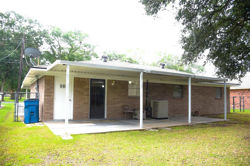 722 East Division Street Jennings, LA 70546 - Photo 37 of 45