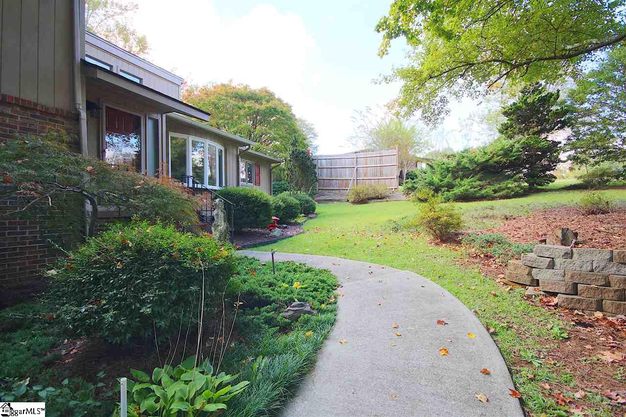204 Hillandale Road Seneca, SC 29672 - Photo 2 of 36 Gallery Image 2