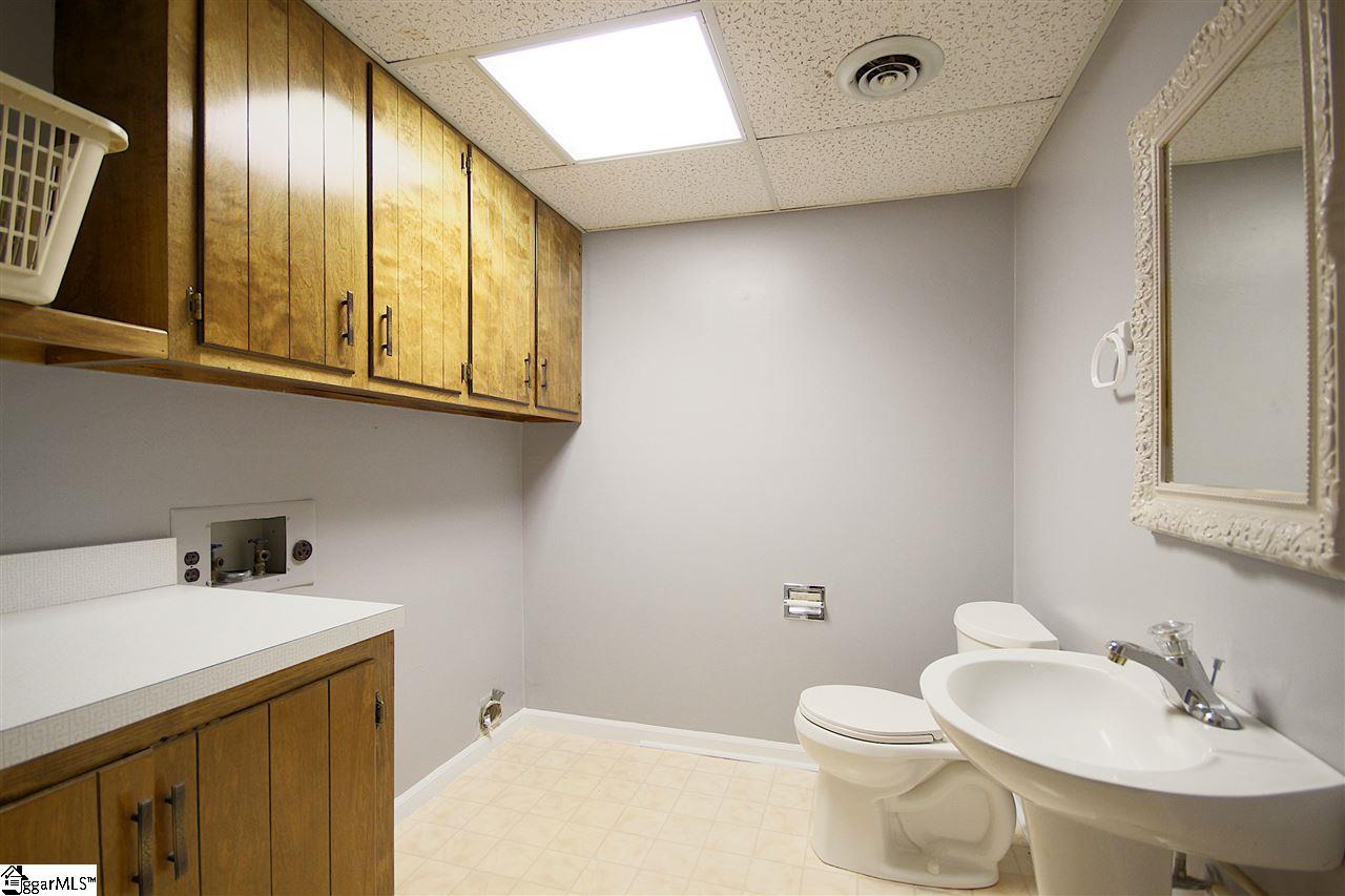 204 Hillandale Road Seneca, SC 29672 - Photo 12 of 36 Gallery Image 12