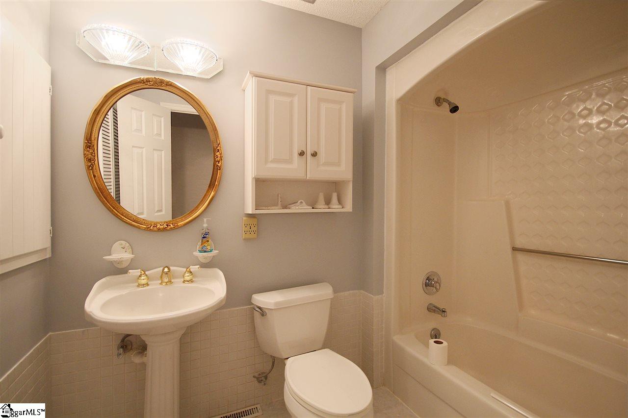 204 Hillandale Road Seneca, SC 29672 - Photo 15 of 36 Gallery Image 15