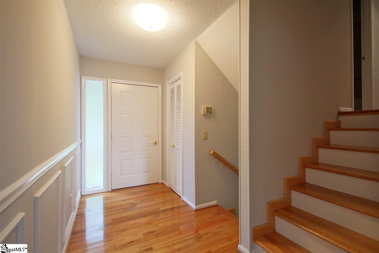 204 Hillandale Road Seneca, SC 29672 - Photo 4 of 36 Gallery Image 4