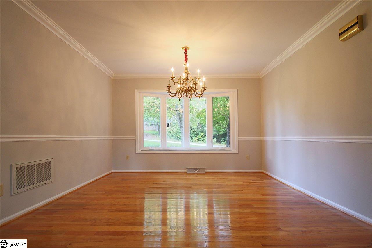 204 Hillandale Road Seneca, SC 29672 - Photo 7 of 36 Gallery Image 7