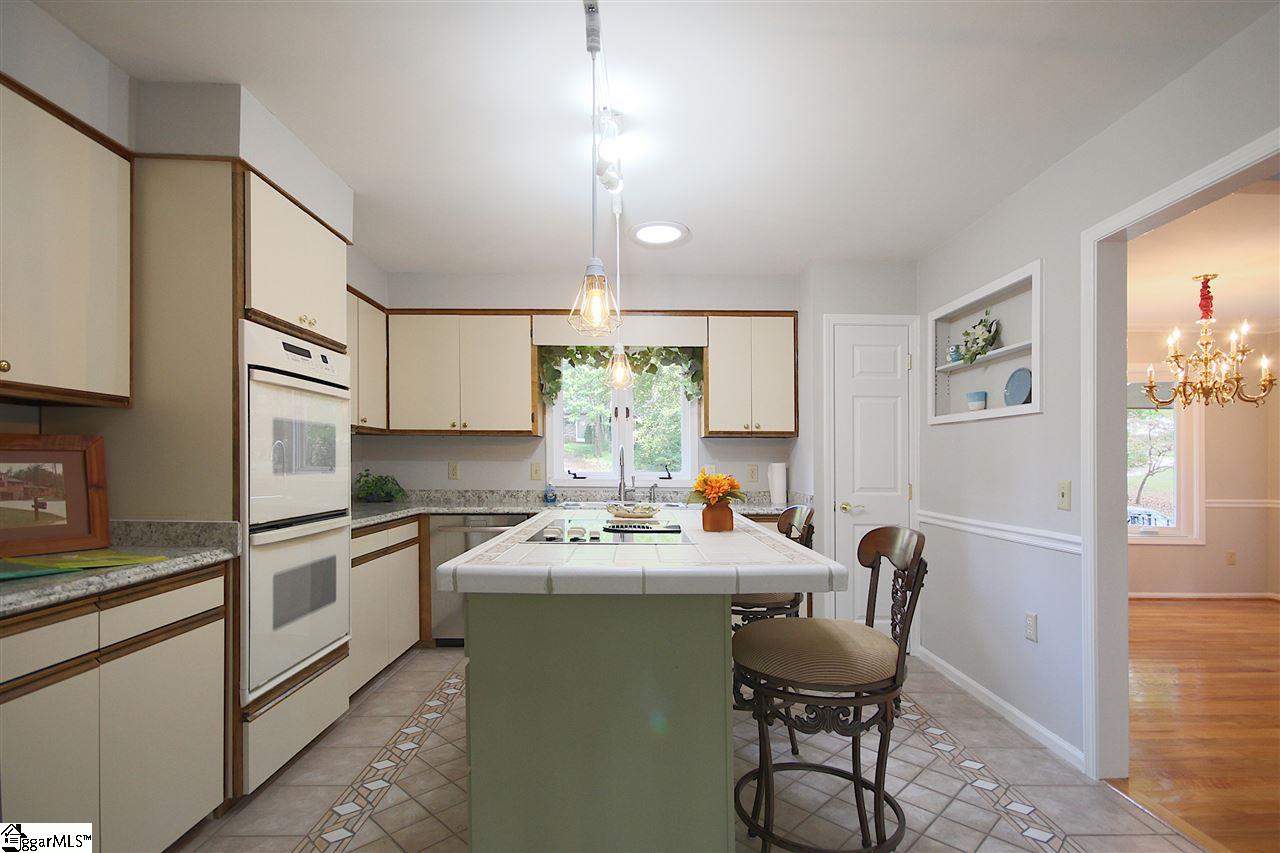 204 Hillandale Road Seneca, SC 29672 - Photo 8 of 36 Gallery Image 8