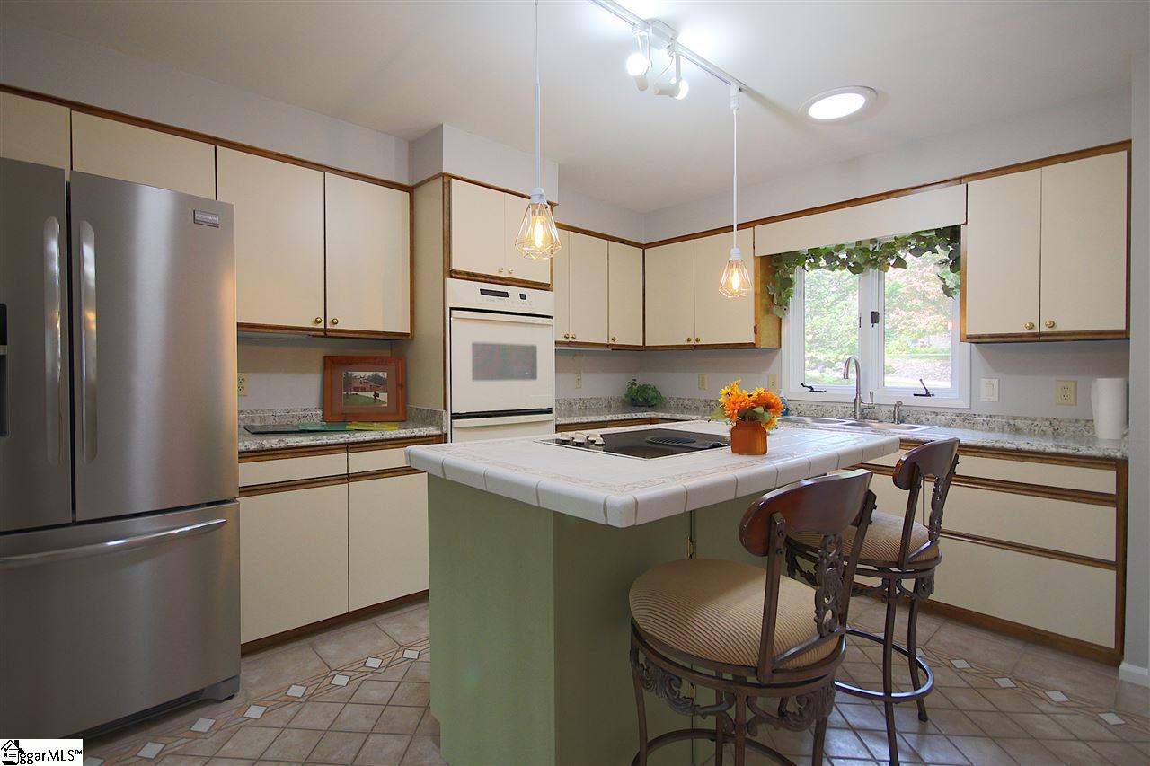 204 Hillandale Road Seneca, SC 29672 - Photo 9 of 36 Gallery Image 9
