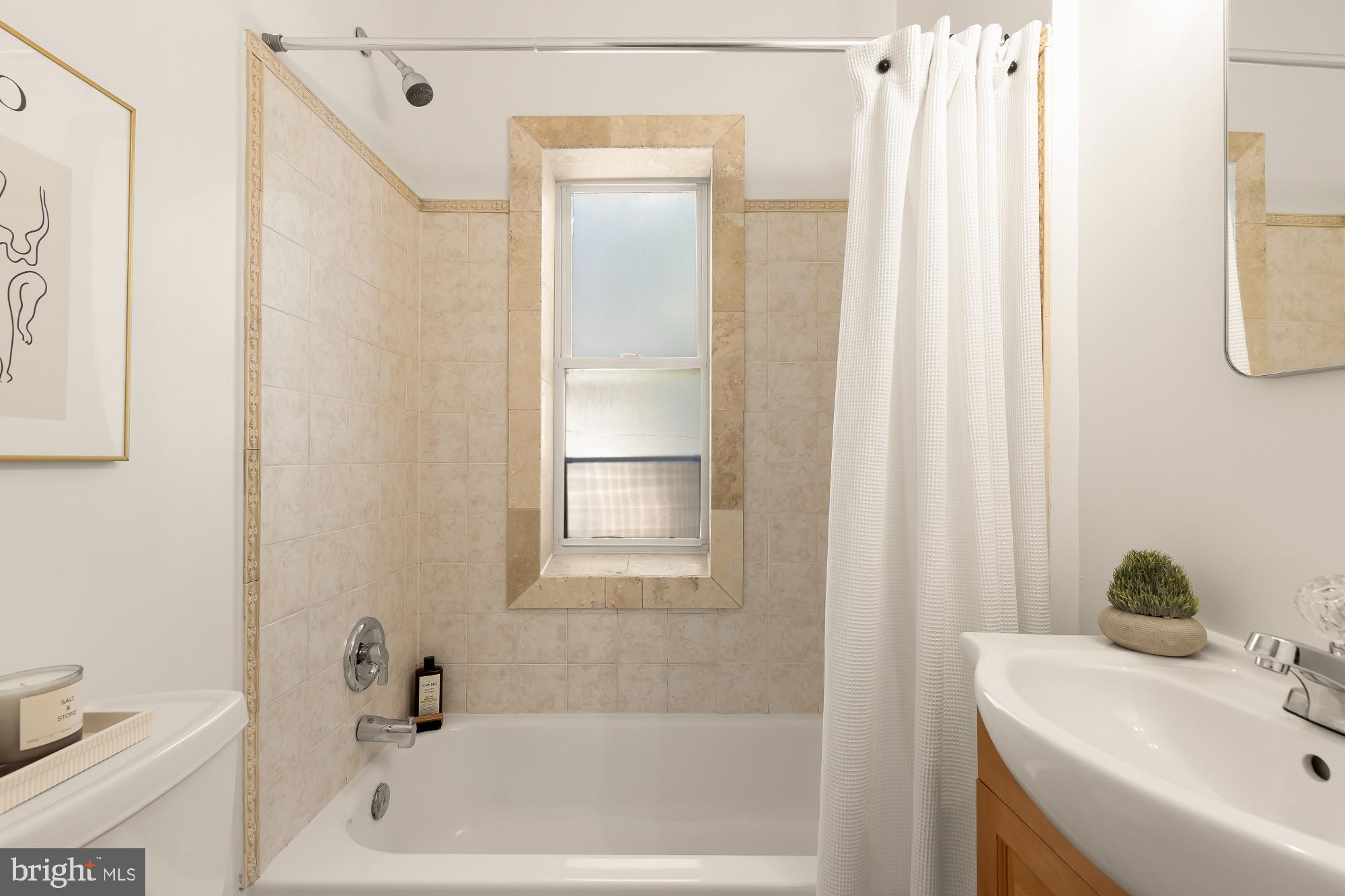 427 R Street Northwest Washington, DC 20001 - Photo 19 of 33