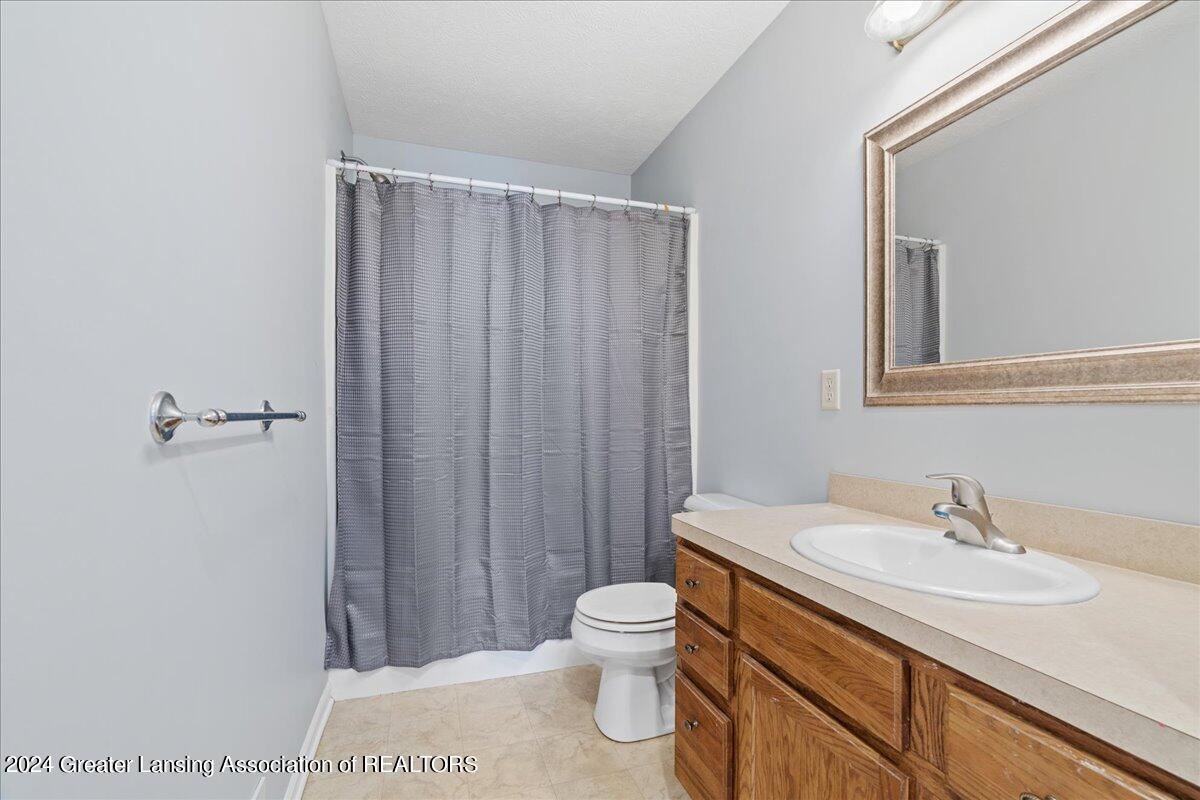 3920 Keller Road Holt, MI 48842 - Photo 14 of 36 21-Media Jett-16
