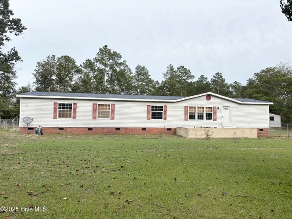 $275,000 | 371 Maysville Lane, Tar Heel, NC 28392