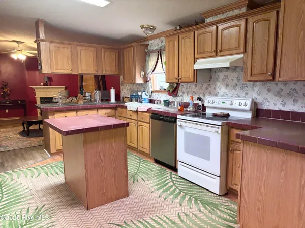 $275,000 | 371 Maysville Lane, Tar Heel, NC 28392