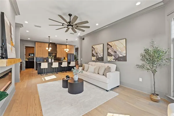 $1,999,999 | 807 West Park Avenue, Tampa, FL 33602