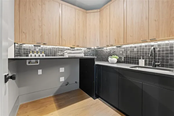 $1,999,999 | 807 West Park Avenue, Tampa, FL 33602