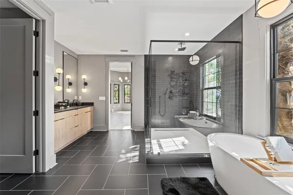 $1,999,999 | 807 West Park Avenue, Tampa, FL 33602