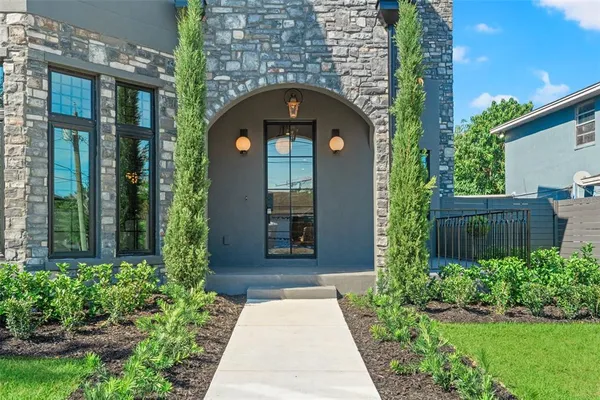 $1,999,999 | 807 West Park Avenue, Tampa, FL 33602