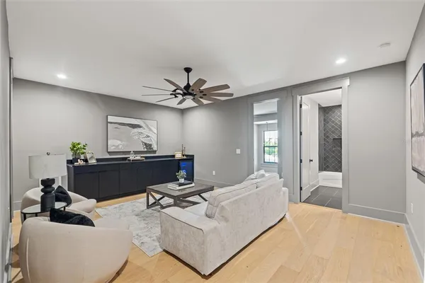 $1,999,999 | 807 West Park Avenue, Tampa, FL 33602