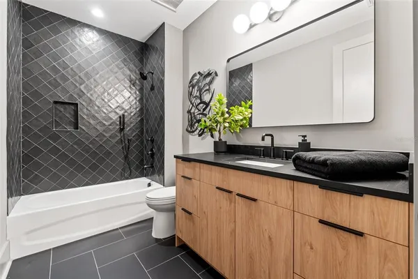 $1,999,999 | 807 West Park Avenue, Tampa, FL 33602