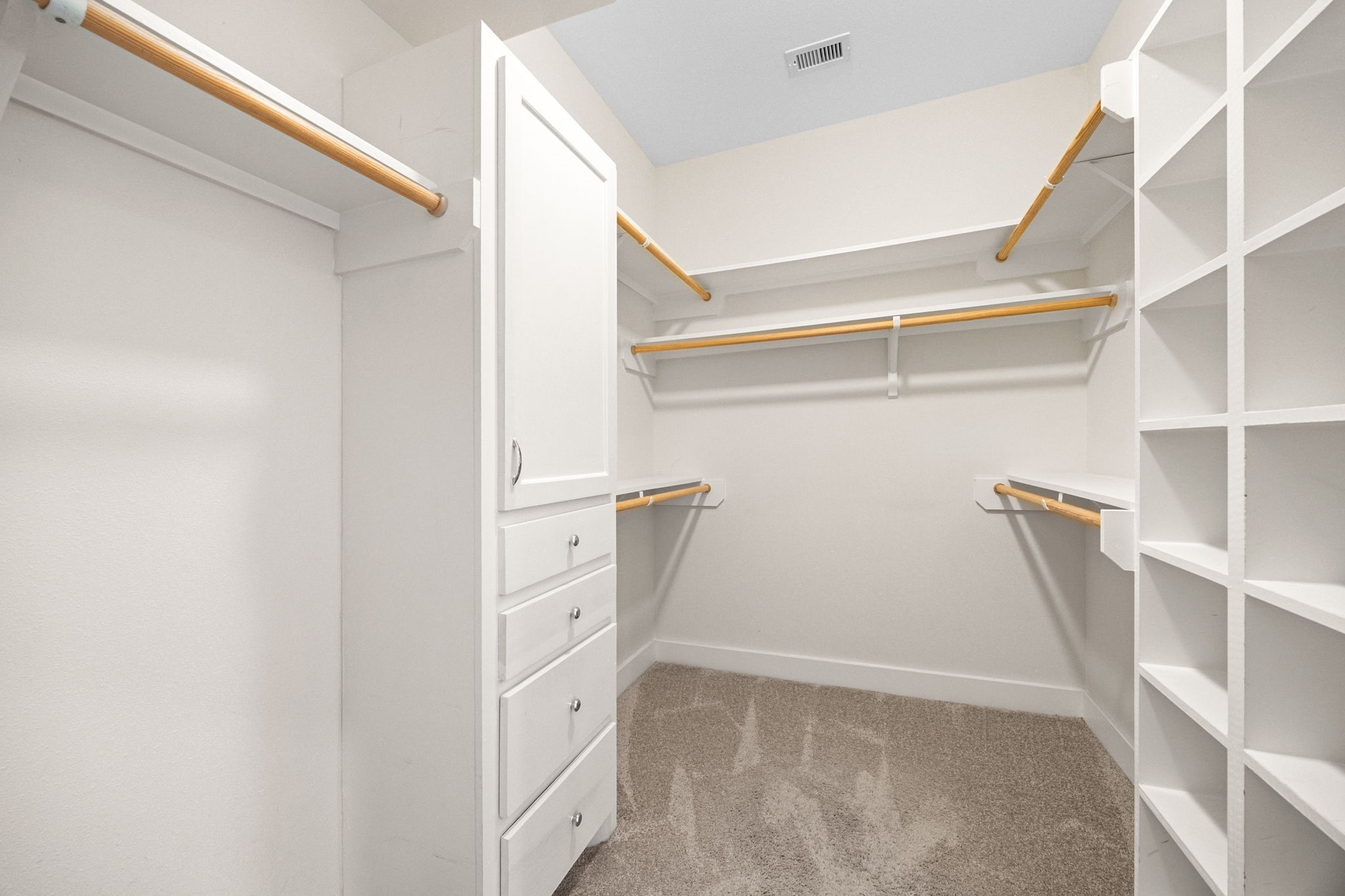 2005 Hickory Street Houston, TX 77007 - Photo 12 of 29 a view of closet