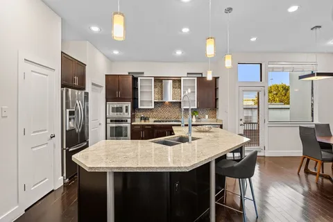 $447,000 | 2005 Hickory Street, Houston, TX 77007