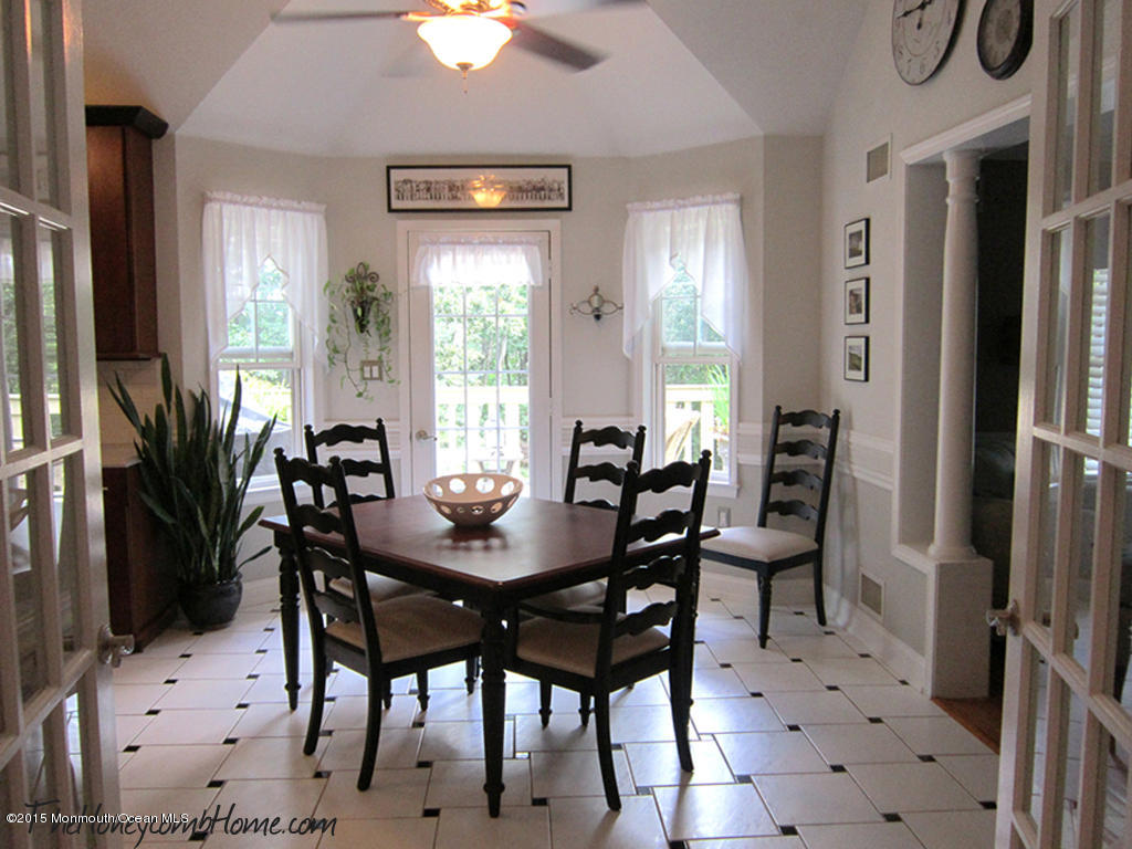 117 South Cooks Bridge Road Jackson, NJ 08527 - Photo 11 of 56 Beautiful-Kitchen