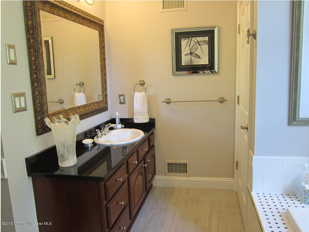 117 South Cooks Bridge Road Jackson, NJ 08527 - Photo 21 of 56 His-and-Hers-vanities