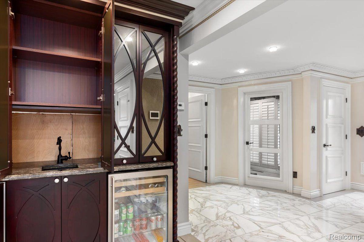 165 Lewiston Road Grosse Pointe, MI 48236 - Photo 10 of 61 Gallery Image 10